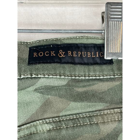 Rock & Republic Distressed Camo Shorts Size 8 EUC - Picture 7 of 10